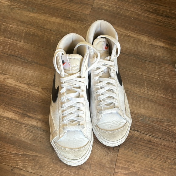 Nike’s Blazer Mid - Picture 2 of 5